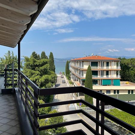 Residence Alexandra Stay Сирмионе Екстериор снимка