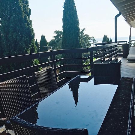 Residence Alexandra Stay Сирмионе Екстериор снимка