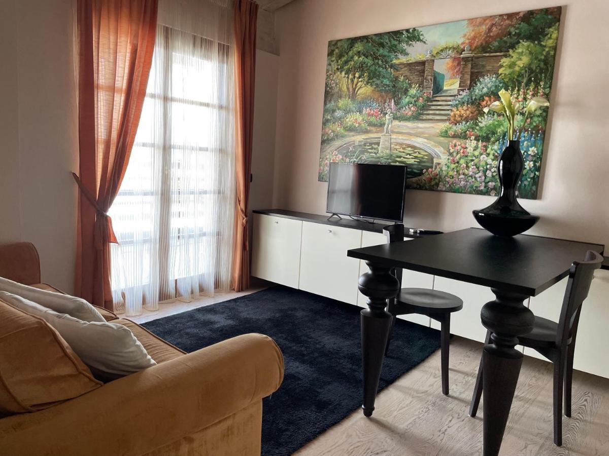 Residence Alexandra Stay Сирмионе Екстериор снимка
