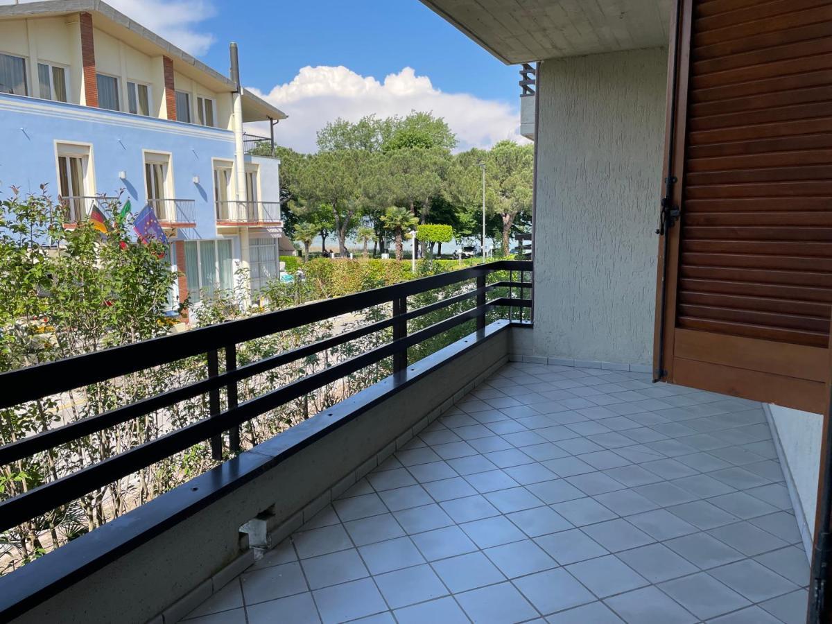 Residence Alexandra Stay Сирмионе Екстериор снимка