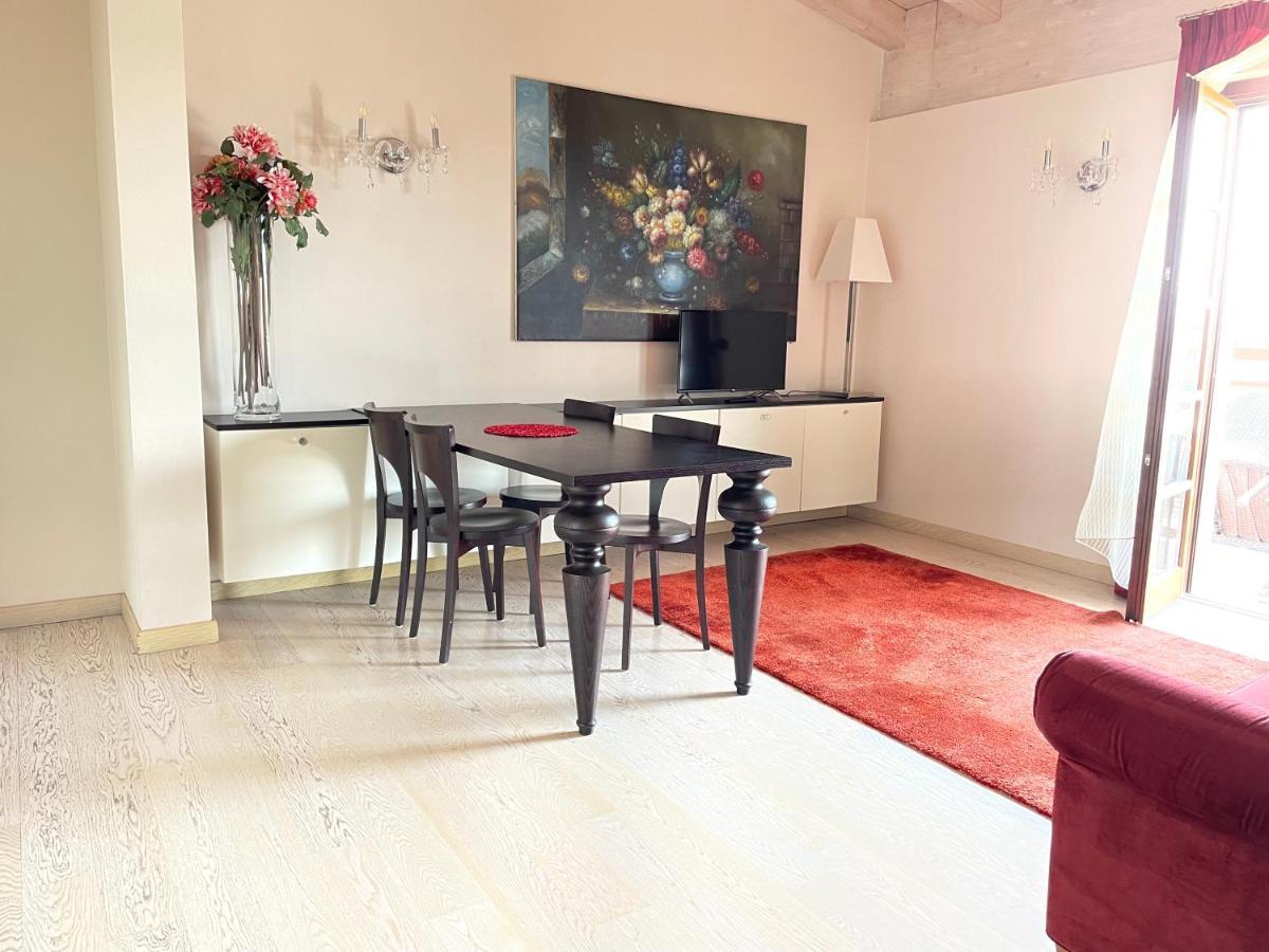 Residence Alexandra Stay Сирмионе Екстериор снимка