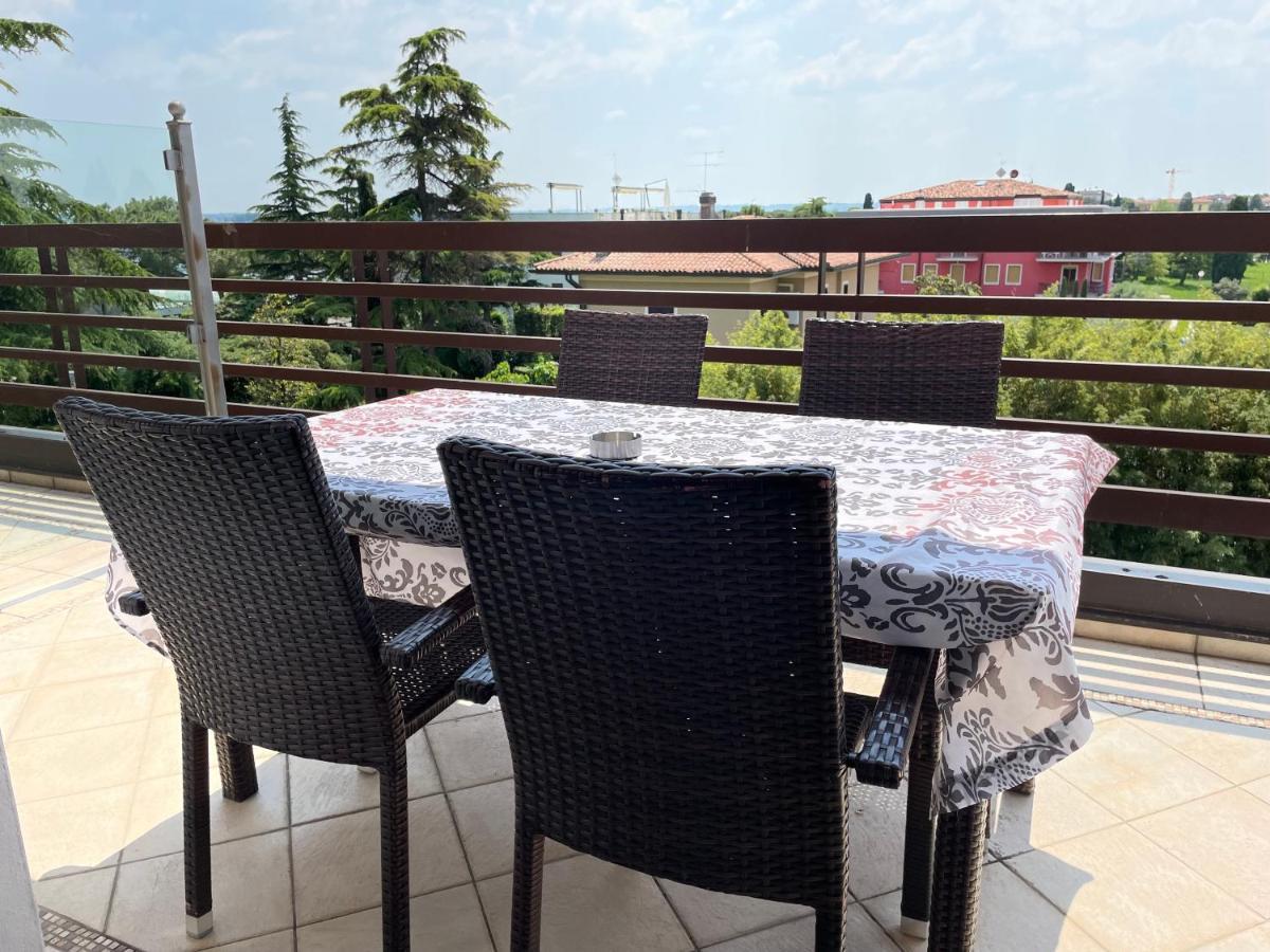 Residence Alexandra Stay Сирмионе Екстериор снимка
