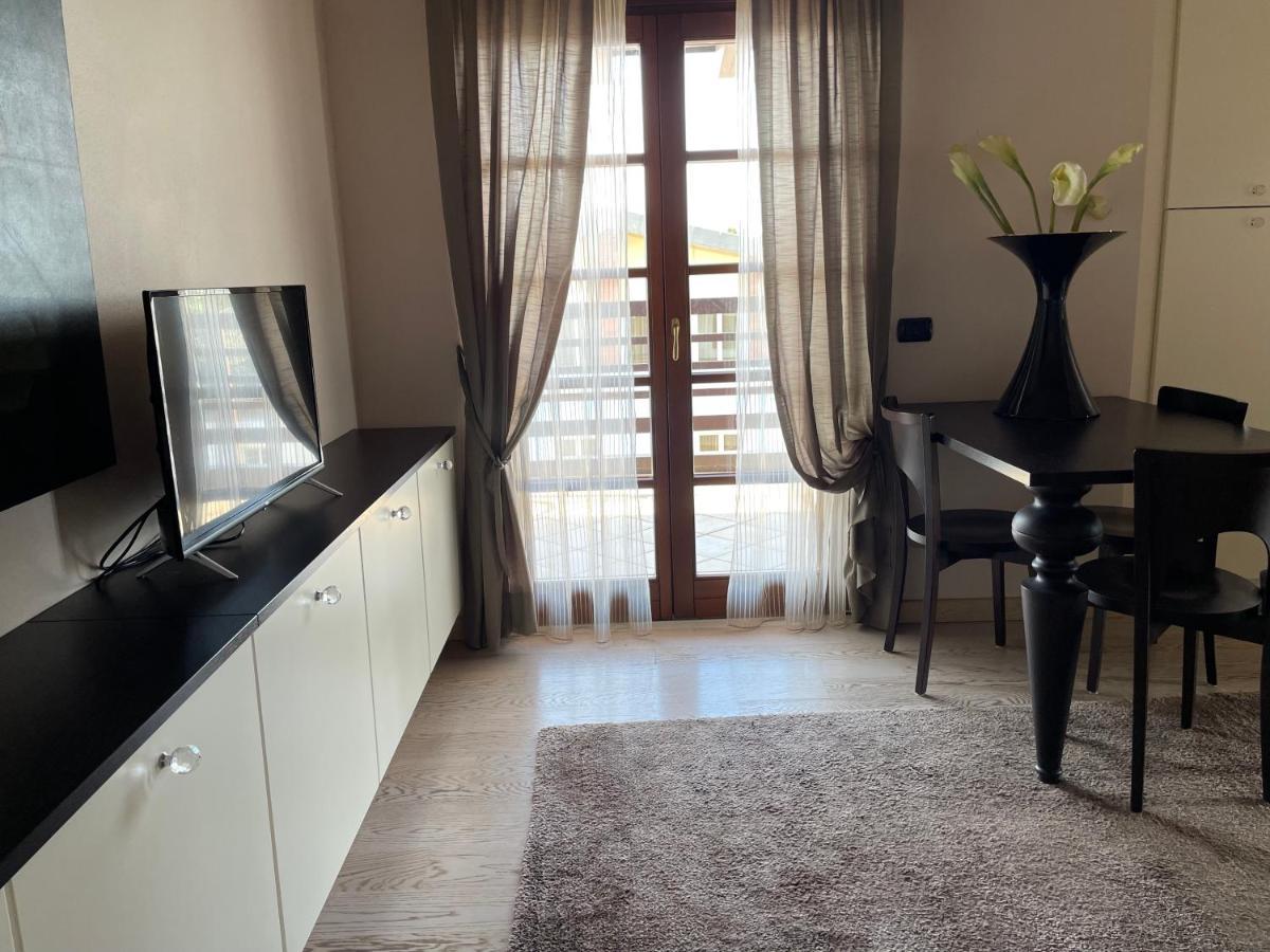 Residence Alexandra Stay Сирмионе Екстериор снимка
