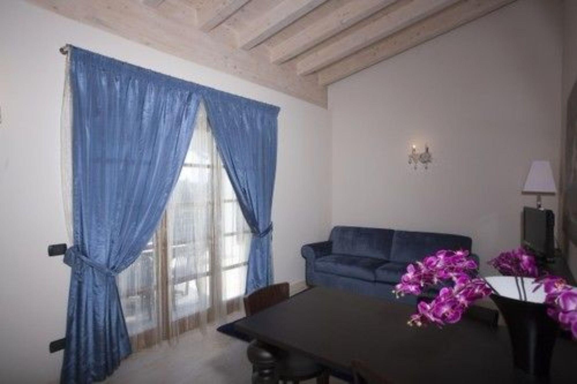Residence Alexandra Stay Сирмионе Екстериор снимка