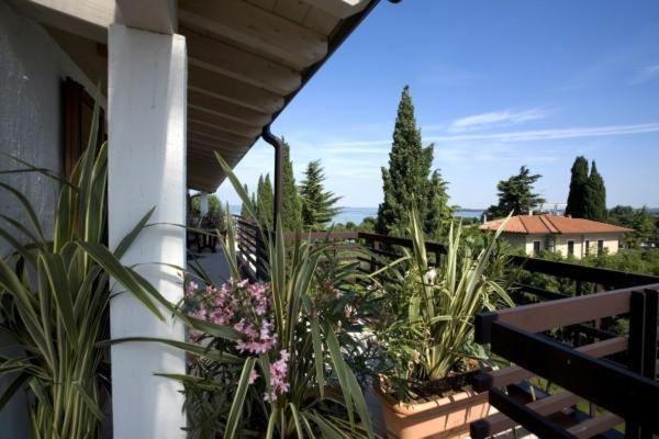 Residence Alexandra Stay Сирмионе Стая снимка