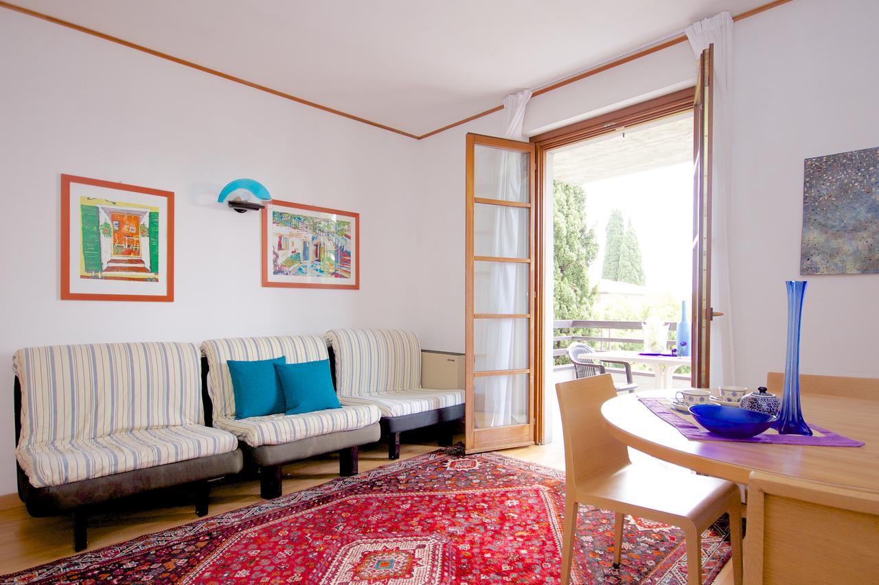 Residence Alexandra Stay Сирмионе Екстериор снимка