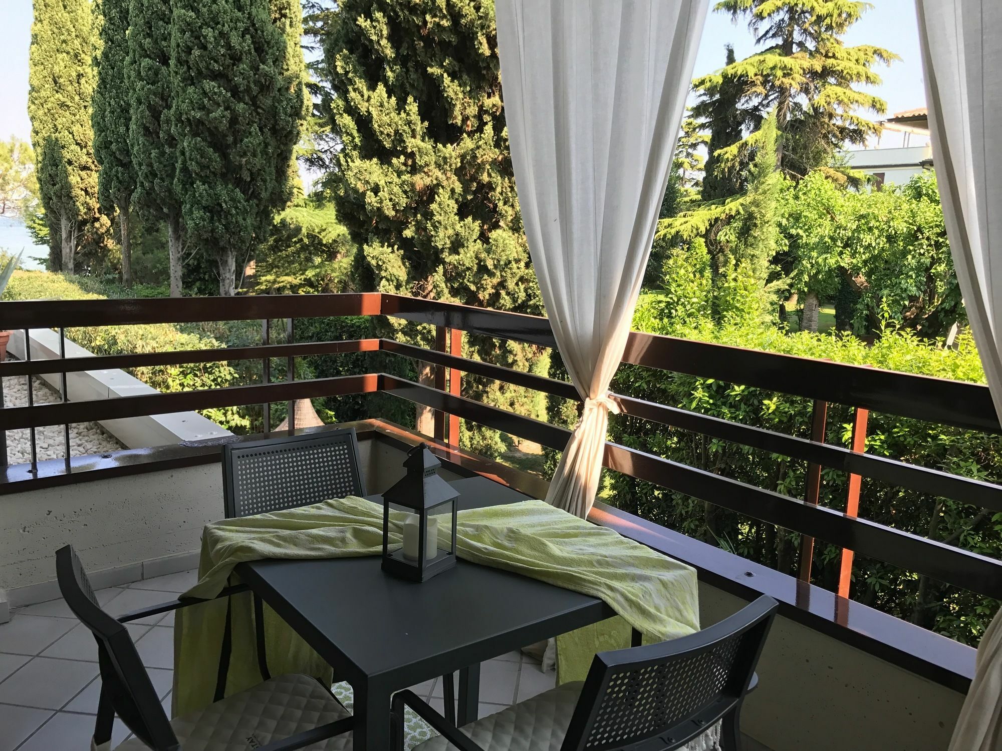 Residence Alexandra Stay Сирмионе Екстериор снимка